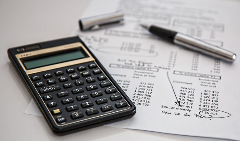 best free budgeting tools for newcomers in Canada
