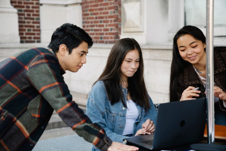 free online courses for newcomers in Canada